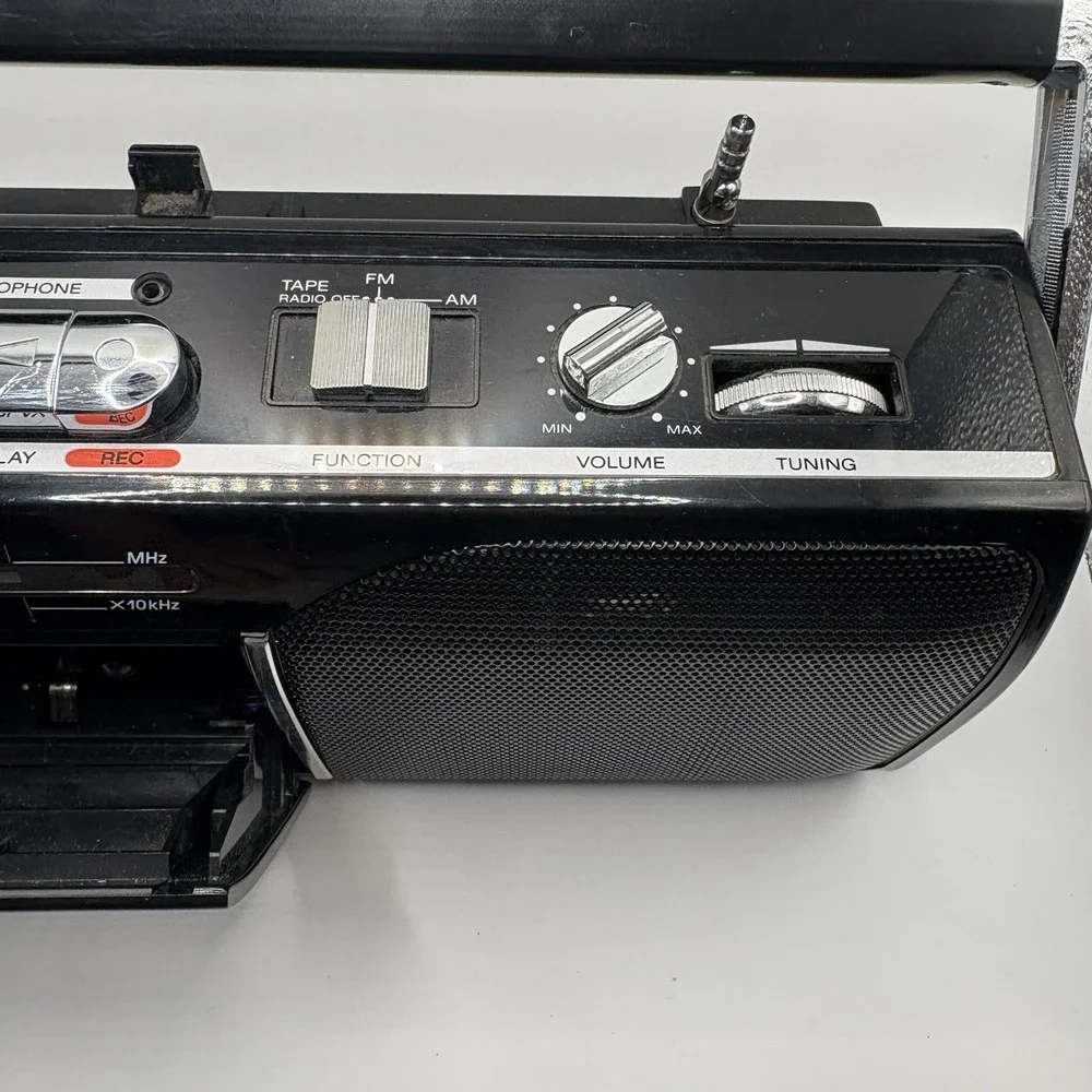 Sony CFM-130 AM/FM Radio Cassette Recorder Portable Tape Player Tested Read